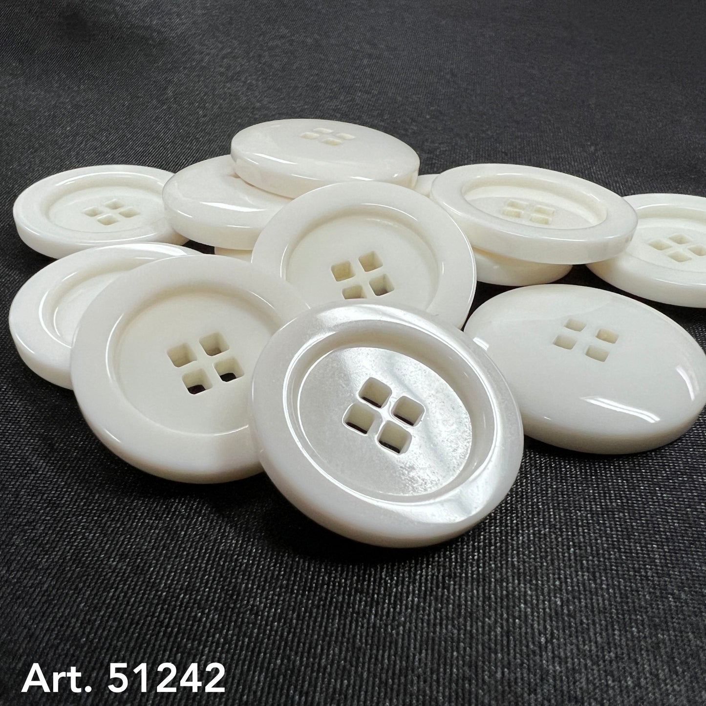 Art. 51242 - Buttonology Inc.