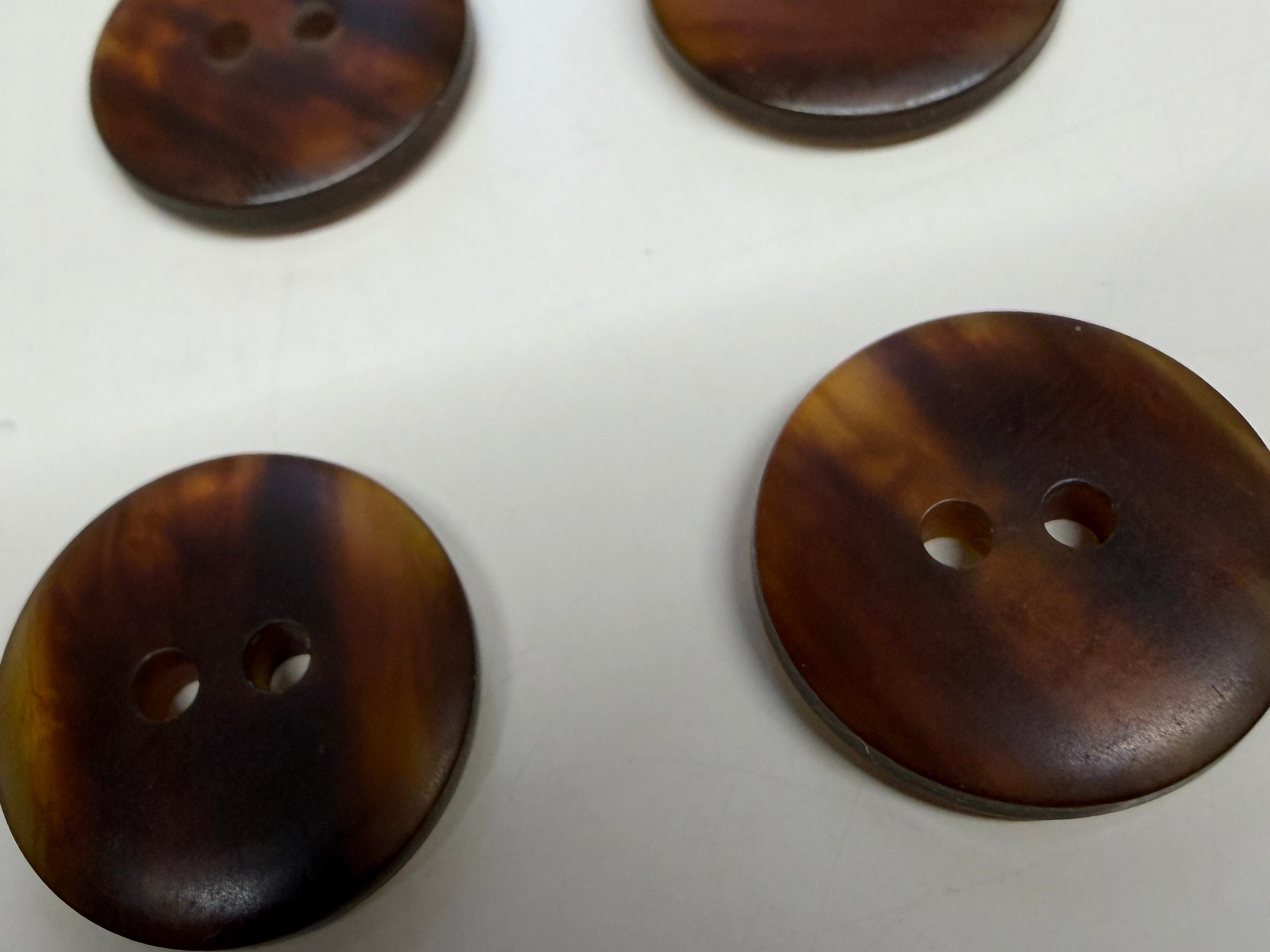 Matte Tortoise Buttons – 2-Hole Polyester, 18L–32L | Art. 30128